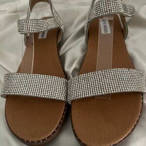 Steve Madden Rhinestone Tesa Flat Sandal. Size 10